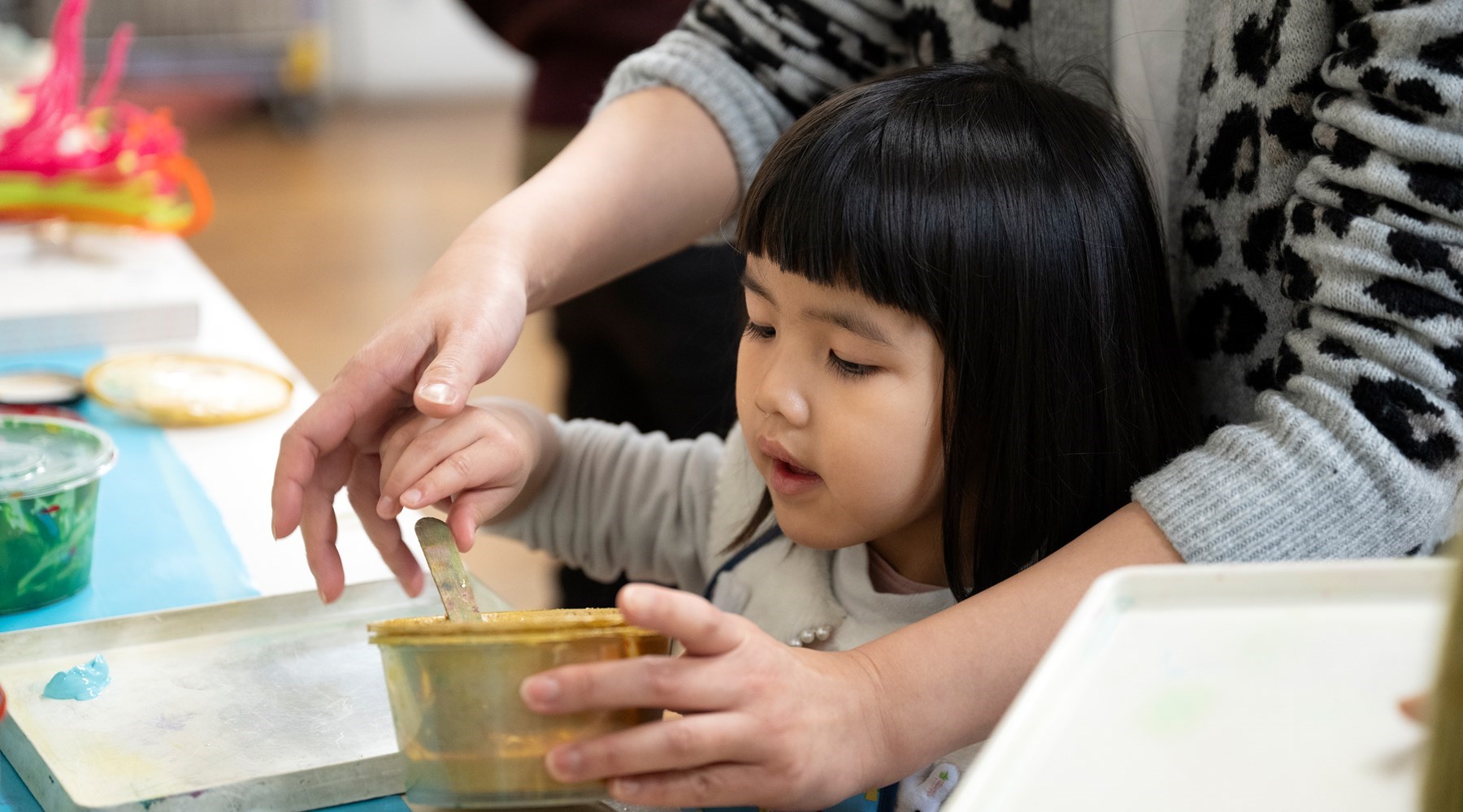 Family learning art taster session
